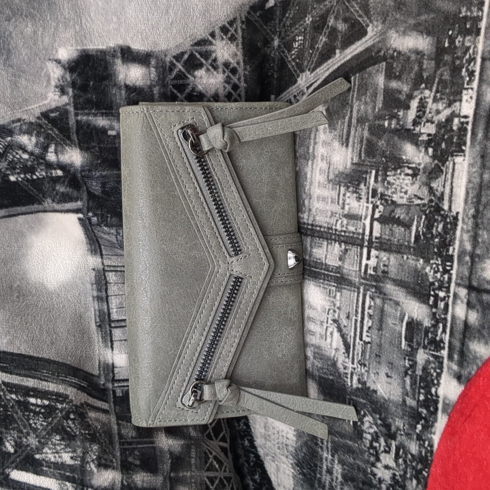 BotkierTrigger Flap Leather Wallet